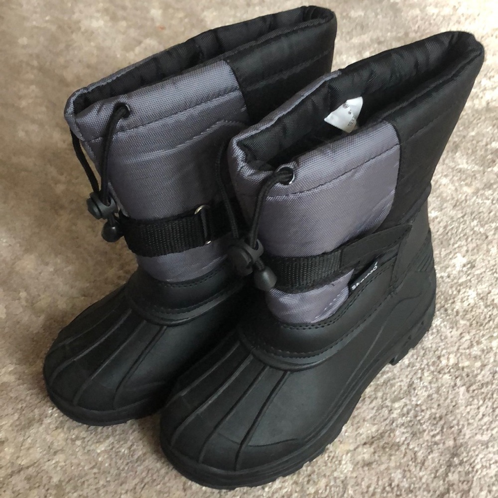 Kids Snow boots size 13